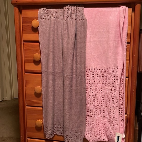 Scarfs - Picture 3 of 4